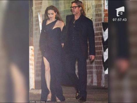 Angelina Jolie cu rochia un pic cam lunga