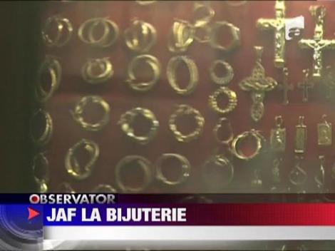 UPDATE / Jaf la magazinul cu bijuterii