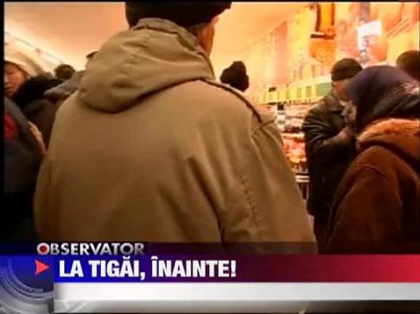 Iasi: Coada la tigai la deschiderea unui nou magazin