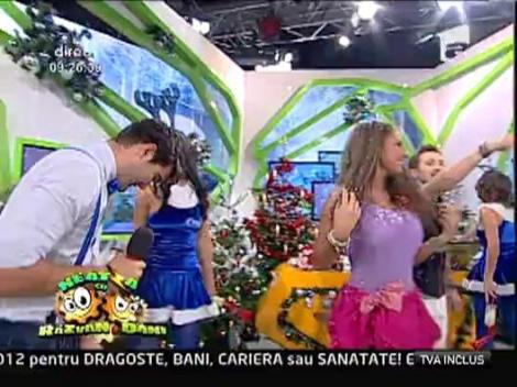 Castiga bradul de Craciun de la Neatza