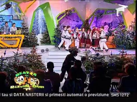 Ansamblul folcloric "Muguri Romanesti"