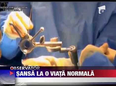 Dupa opt ani de chin, o adolescenta din Bucuresti are sanse la o viata normala