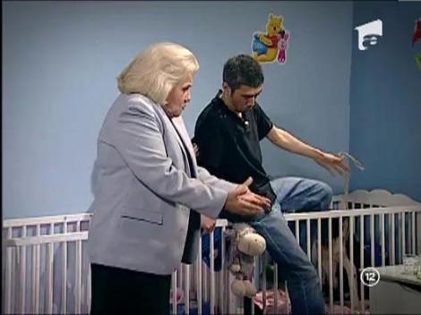 Momaie si Gogie, ingrijitori la cresa