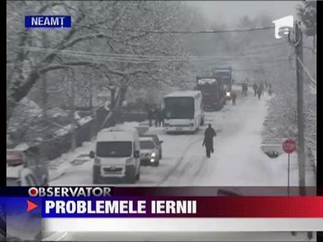 Probleme pe sosele din cauza ninsorilor