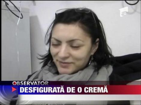 Tanara desfigurata de o crema de fata