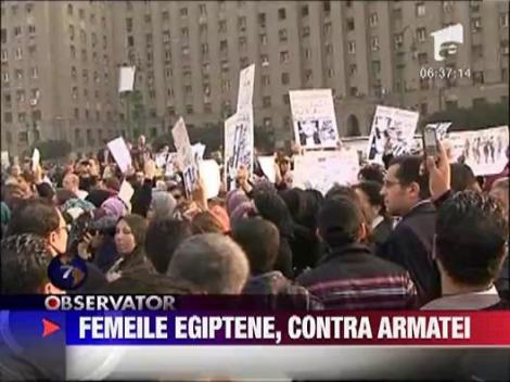 Femeile egiptene protesteaza contra armatei