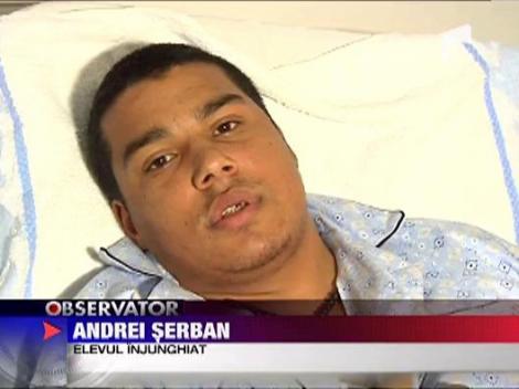 UPDATE / Injunghiat in curtea liceului