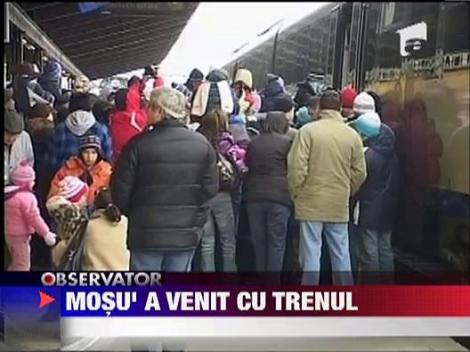 Mos Craciun a ajuns in Romania cu trenul