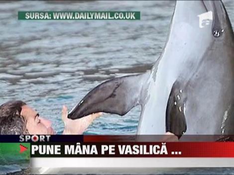 Cristiano Ronaldo inoata cu delfinii in Maldive