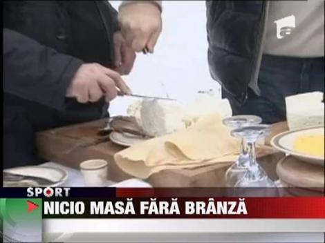 Gigi Becali mananca branza in orice combinatie