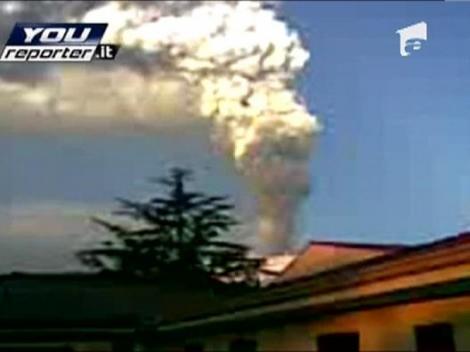Vulcanul Etna pune in pericol traficul aerian din Sicilia
