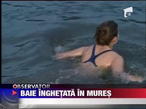 S-au imbaiat in apa rece ca gheata de Boboteaza