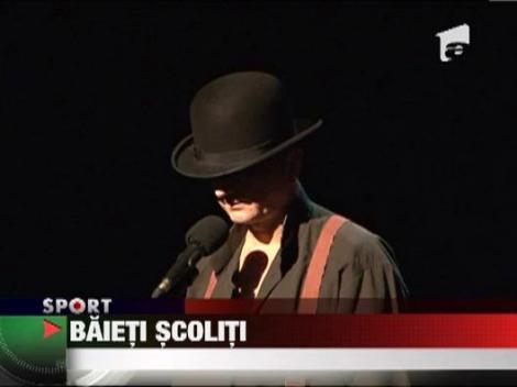 Lupii presedintelui Alin Petrache s-au relaxat la teatru