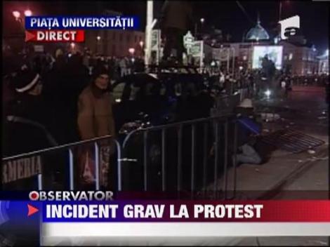 Incidente violente in Piata Universitatii, ocupata de protestatari ‎