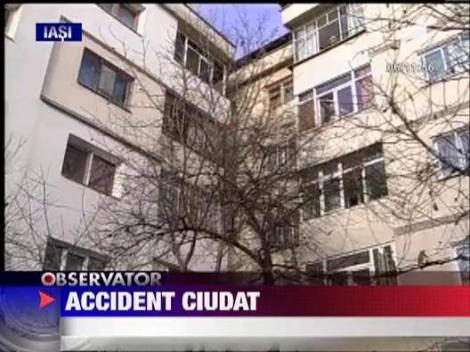 O tanara a cazut de la etajul 3