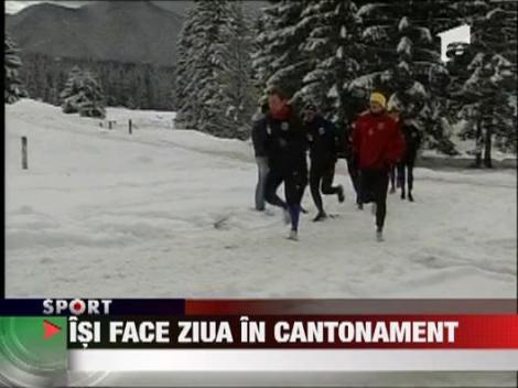 Razvan Stanca sarbatoreste in cantonament