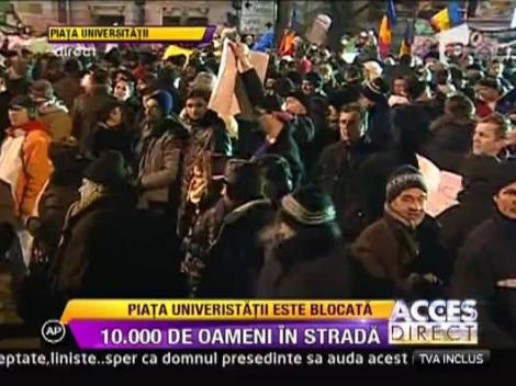 Cordon de 6 randuri de jandarmi la Universitate