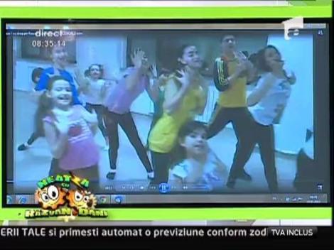 Dani a primit un filmulet de la o scoala de dans