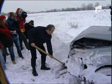 Mircea Badea: "De cati euro a dat Boc zapada?"