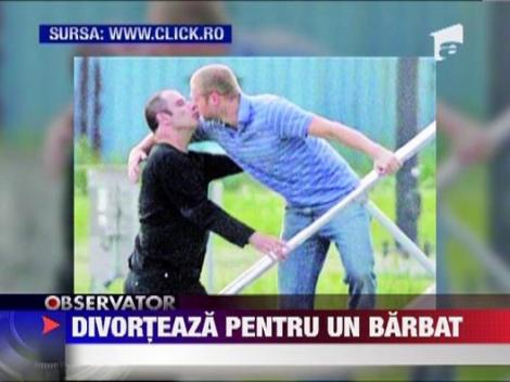 John Travolta divorteaza pentru un barbat!