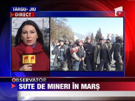 Minerii de la mina Lonea au pornit in mars spre Petrosani