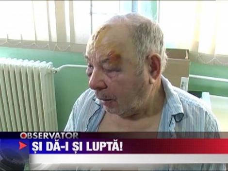 Un batran de 80 de ani a rupt cutitul agresorului cu mana!