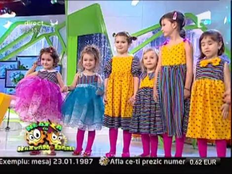 Prezentare de hainute pentru mamici si copii