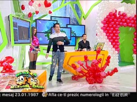 Razvan si Dani isi scot hainele la licitatie