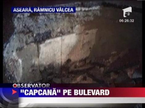 Crater imens in mijlocul unei strazi din Ramnicu Valcea