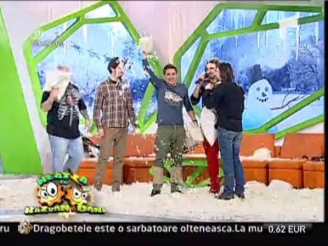 Bataie cu perne la Neatza