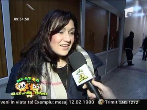 Holograf a ridicat publicul in picioare