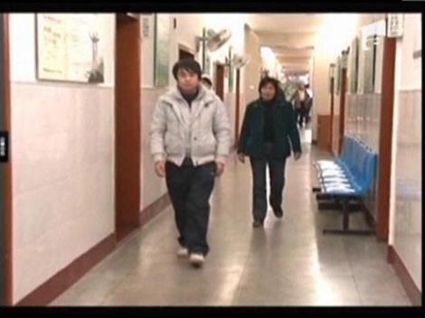 A trait 44 de ani cu un termometru in plamani