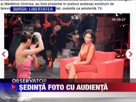 Catrinel Menghia si Madalina Ghenea, sedinta foto cu audienta