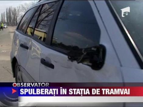 Craiova: Cinci oameni spulberati pe un refugiu de tramvai de o masina de lux