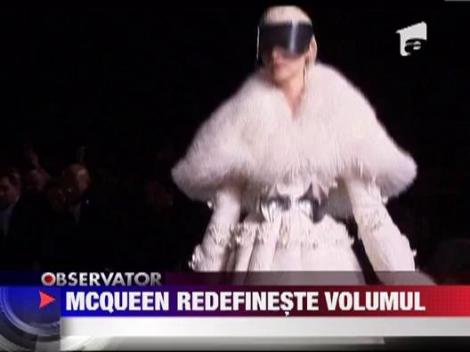 Casa Alexander McQueen pe podiumul de la Paris