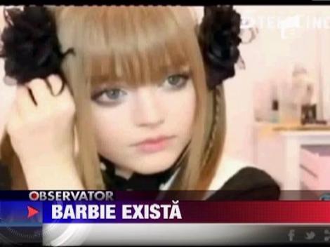 O adolescenta de 16 ani seamana izbitor cu papusa Barbie