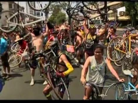 Nudism pe bicicleta