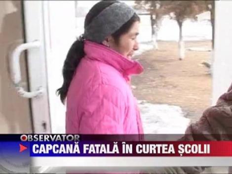 UPDATE / O fetita de 10 ani a murit dupa ce a cazut in WC-ul din curtea scolii