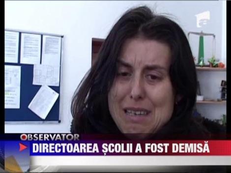 Directoarea scolii in care o eleva a murit in WC a fost demisa