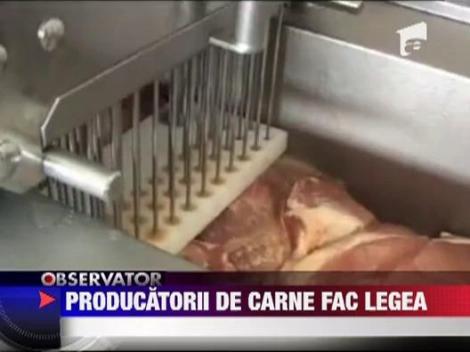 Producatorii mezelurilor recunosc ca produsele sunt pline de apa, sare si chimicale