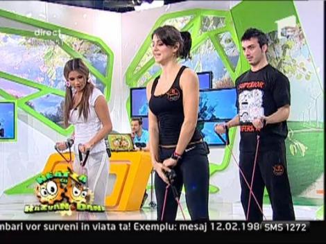 Exercitii cu banda elastica cu Roxana Vancea
