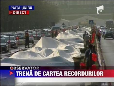 Trena de cartea recordurilor, in Piata Unirtii