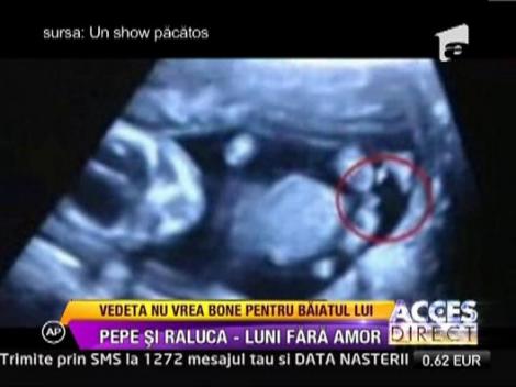 Pepe abia asteapta sa isi vada baietelul