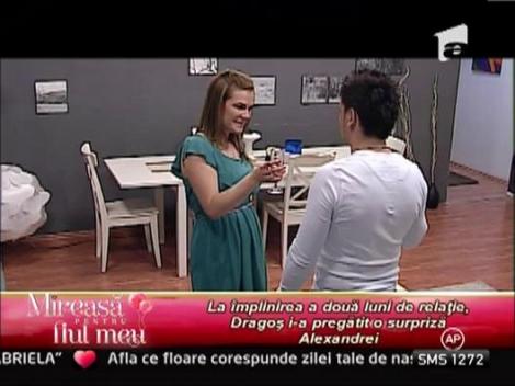 La implinirea a doua luni de relatie, Dragos i-a pregatit o surpriza Alexandrei