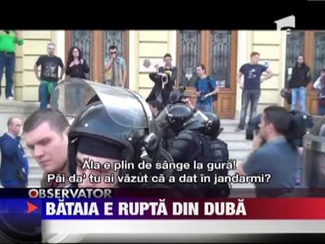 Jandarmii si suporterii Craiovei s-au batut in fata Guvernului