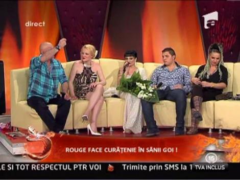 Ioana Popescu are relatii la Facebook