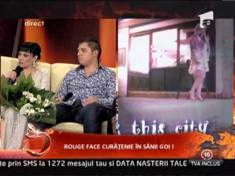 Rouge umbla fara haine prin casa