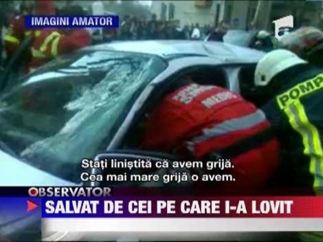 Un tanar teribilist din Bistrita a distrus cu bolidul sau o ambulanta