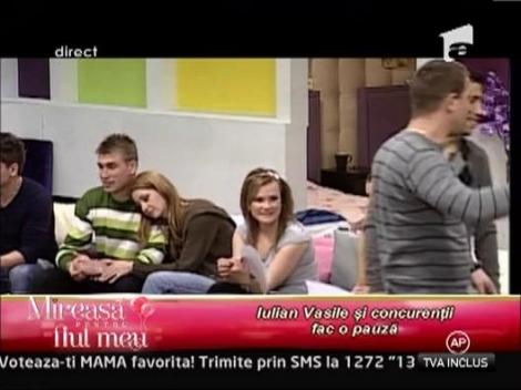 Iulian Vasile face repetitii cu concurentii