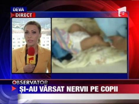 Bebelus batut cu bestialitate de mama si de concubinul acesteia